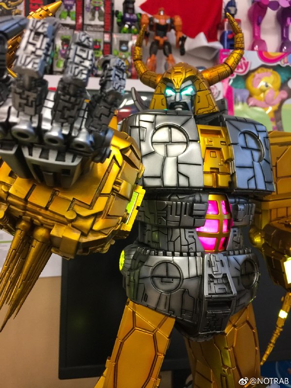 Unicron Lamp From Soldier Story In Hand Photos  (2 of 6)